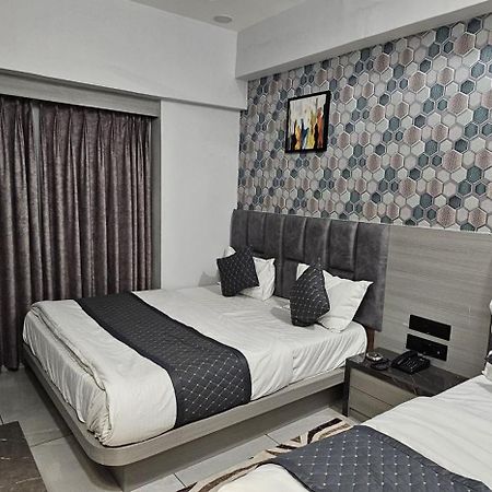 Hotel Allen Ahmadábád Kültér fotó