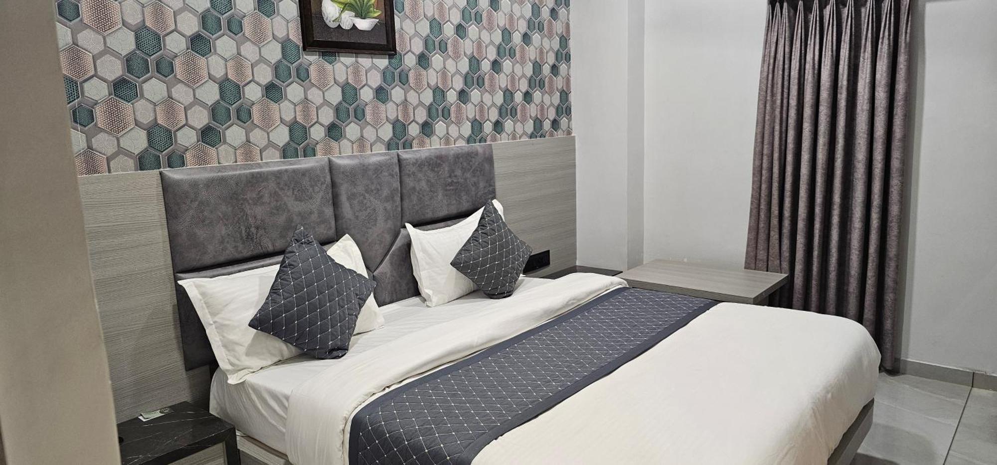 Hotel Allen Ahmadábád Kültér fotó