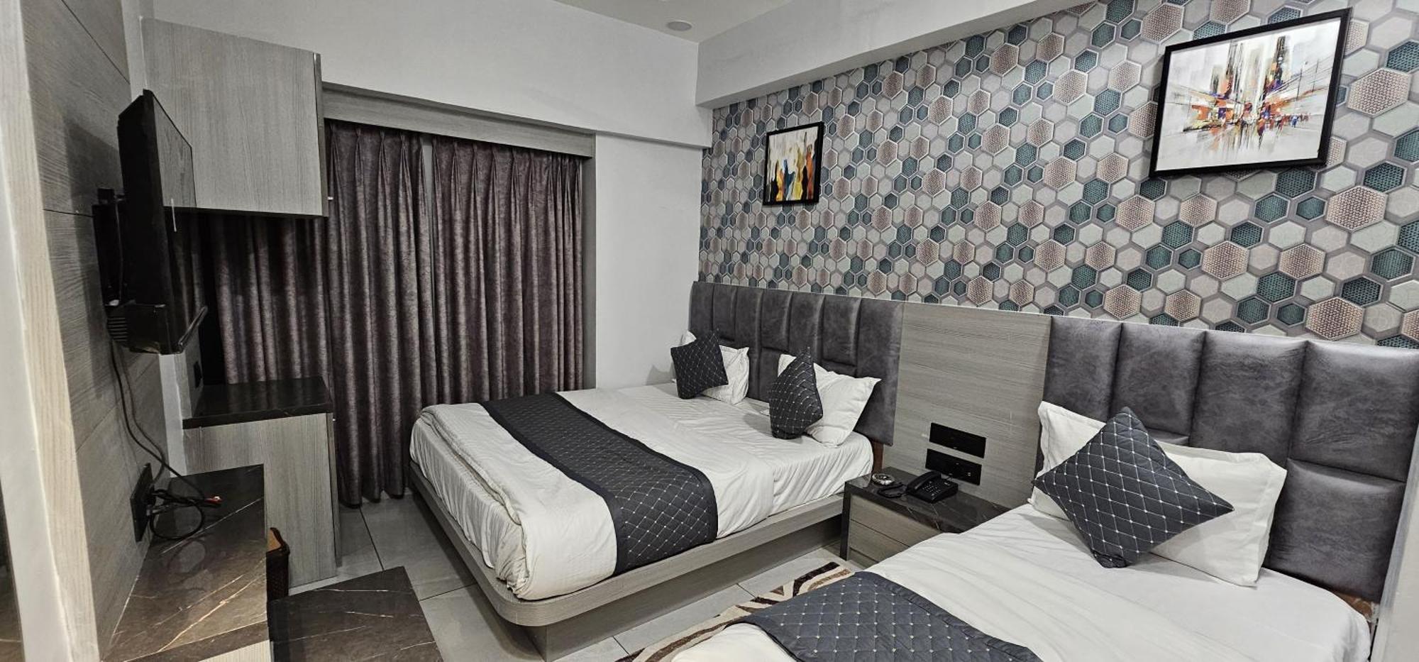 Hotel Allen Ahmadábád Kültér fotó