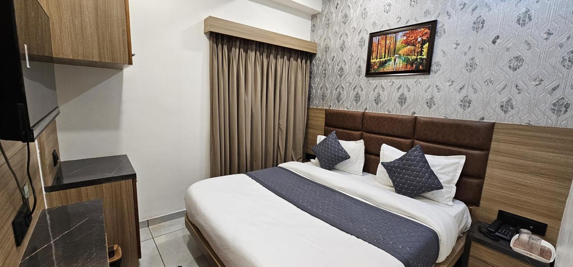 Hotel Allen Ahmadábád Kültér fotó