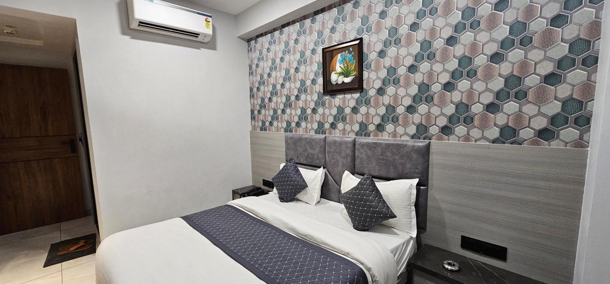 Hotel Allen Ahmadábád Kültér fotó